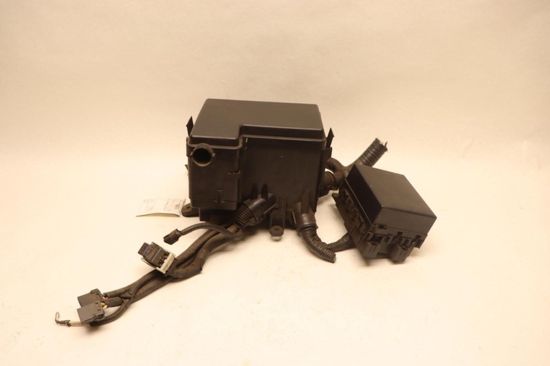 2011-2012 INFINITI QX56 5.6L VK56VD ENGINE POWER JUNCTION FUSE BOX BLOCK OEM