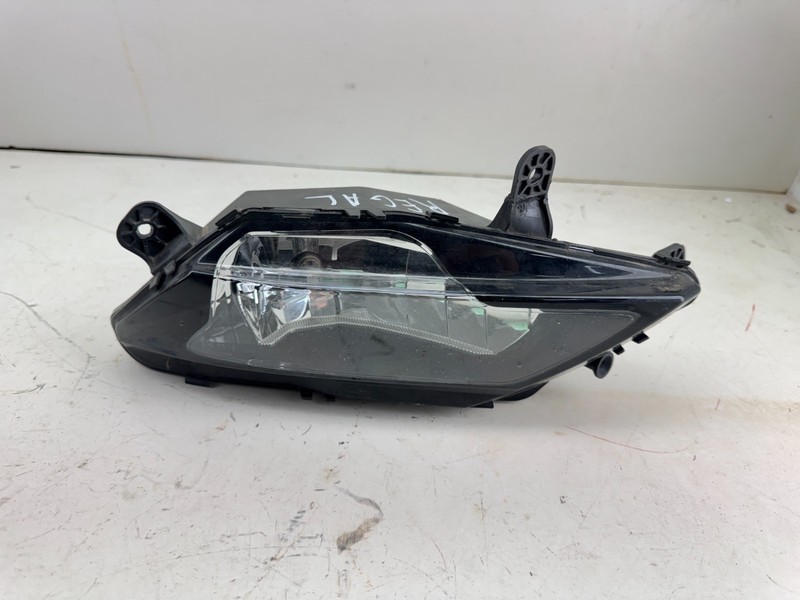 18-20 BUICK REGAL RightSIDE FRONT FOG LIGHT LAMP 39024270 662588537 OEM