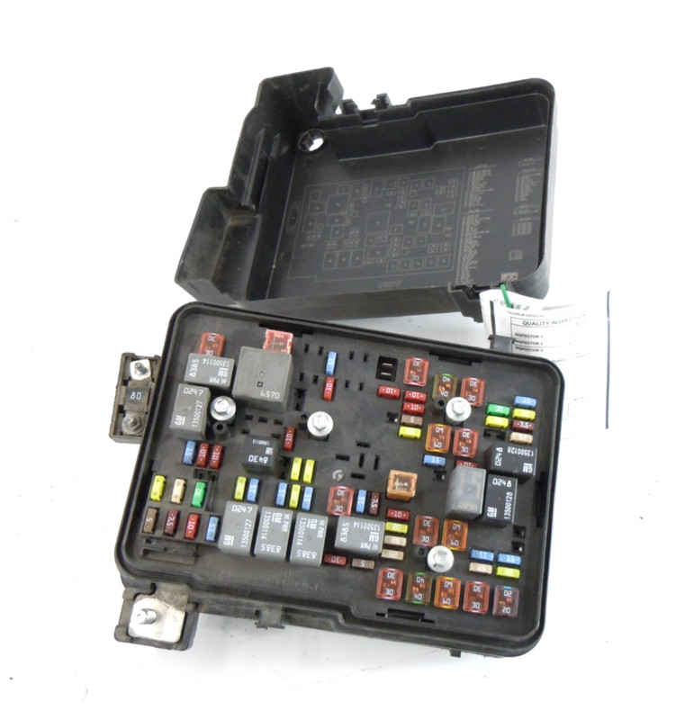 2016 2017 Chevrolet Equinox 2.4L Engine Relay Fuse Box From 8/3/15 OEM