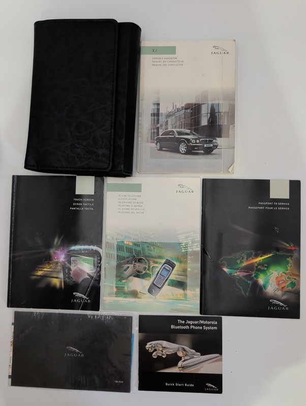 2006 Jaguar XJ Genuine Owner's Manual Set with Leather Jaguar Case