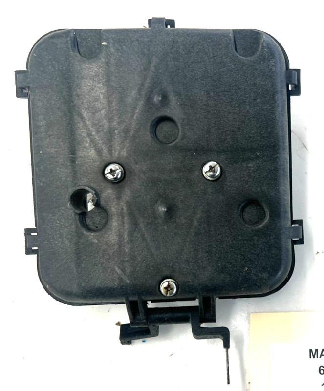 OEM 1991 Yamaha 30HP Outboard Motor Air Box Silencer Base Cover Complete