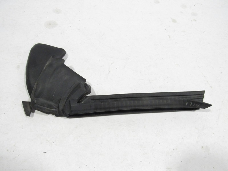 11 12 Fisker Karma 2012 Front Right Pass Door Weatherstrip Window Seal Trim |:O