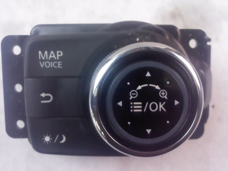 Q50 2014 Info/GPS/TV Screen 150427