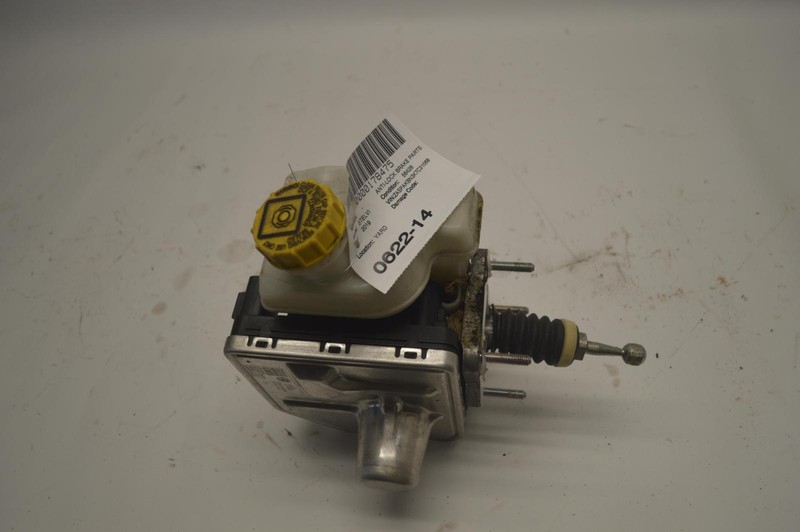 2018-2021 ALFA ROMEO STELVIO 2.0L AWD BRAKE MASTER CYLINDER W/ RESERVOIR OEM