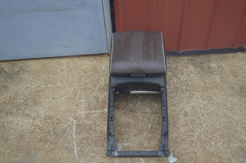 2015-2017 INFINITI QX80 FRONT CENTER CONSOLE FRAME W/ ARMREST COVER OEM