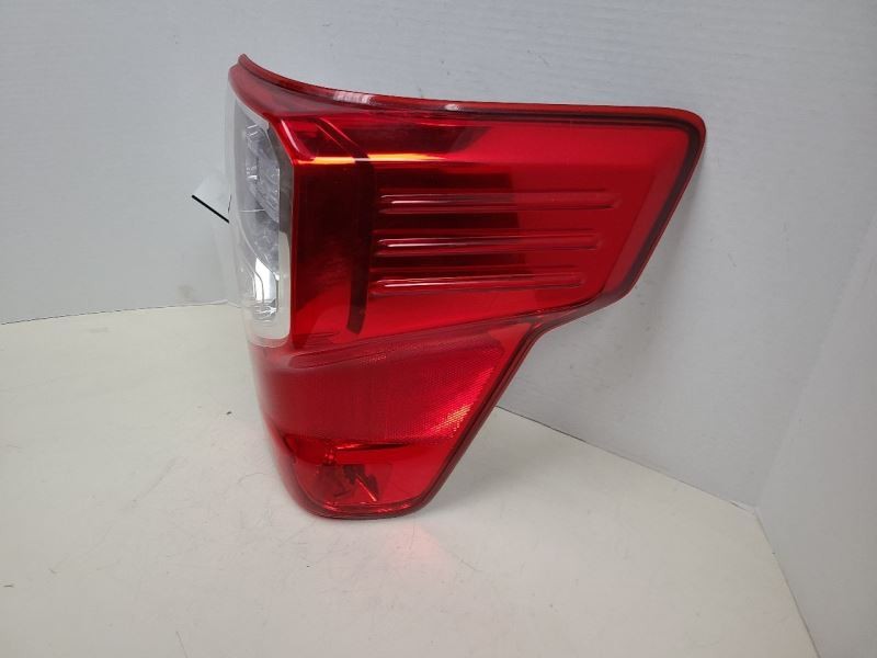 Passenger Right Tail Light Sv Fits 16-20 TITAN XD 561836