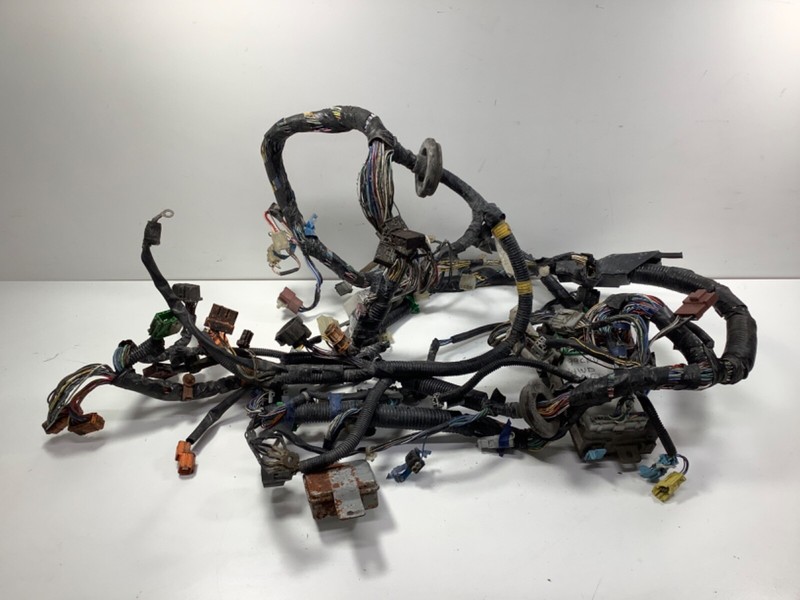 99 Honda CR-V 4WD A/T Main Cabin Wire Harness Loom Fuse Box 32100-S10-A03 OEM