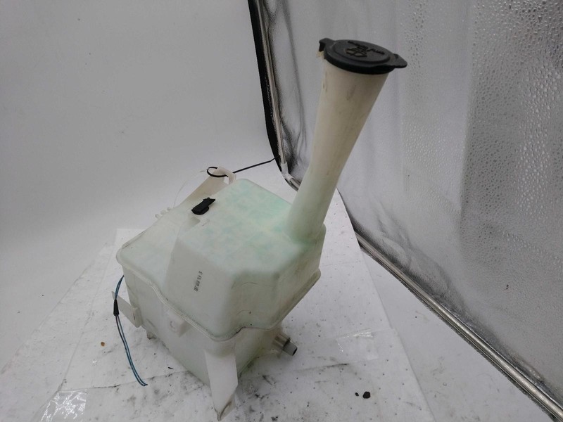 Used Washer Fluid Reservoir fits: 2014 Toyota SiennaGrade A