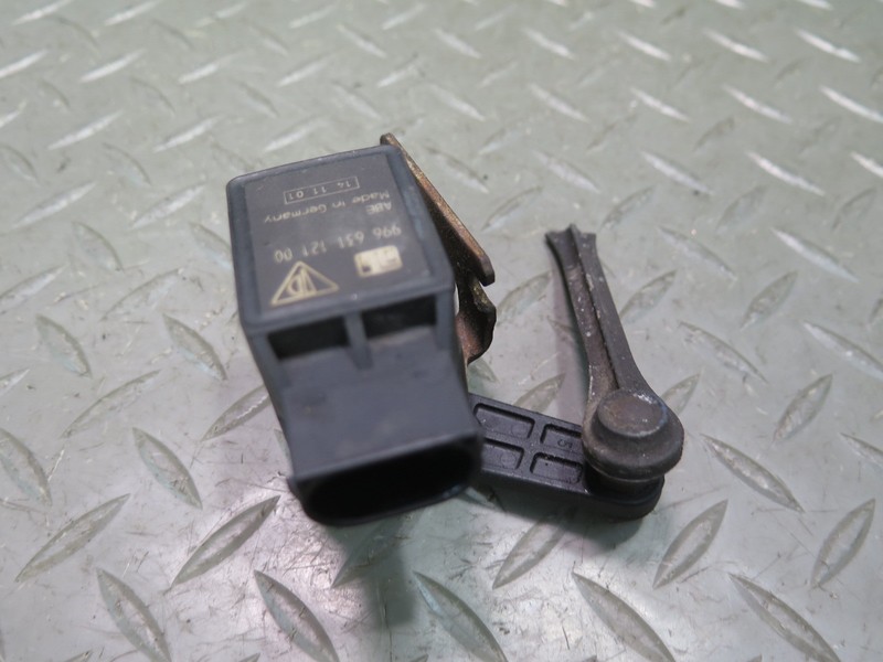 1997-2004 PORSCHE BOXSTER 986 REAR SUSPENSION HEIGHT LEVEL SENSOR 99663112100