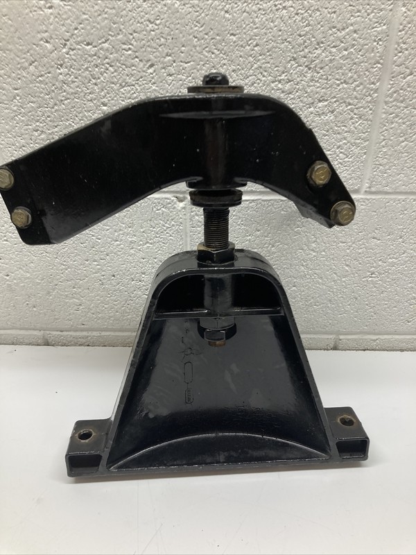 U4 3.0 MerCruiser 140hp Engine Support Front Stand Motor Mount 73571 32778 35862
