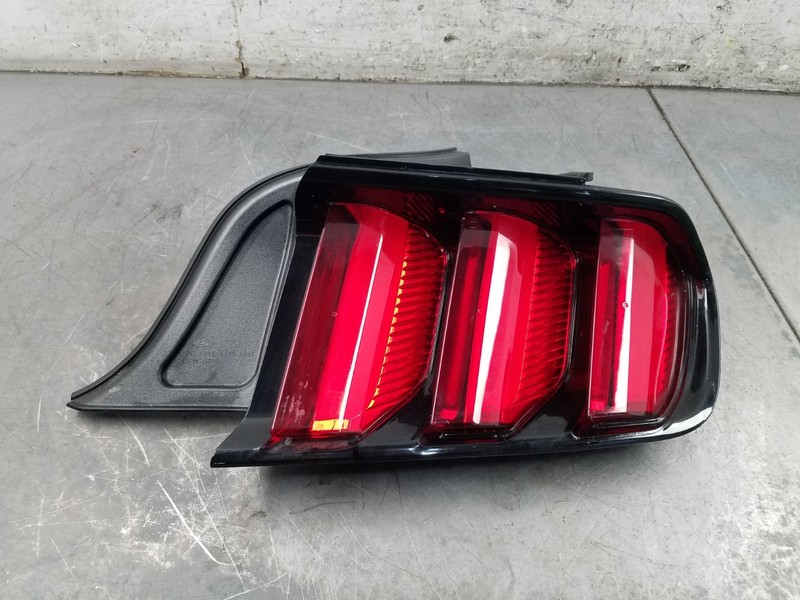 2018 Ford Mustang Shelby GT350R Right Passenger LED Tail Light #0117 A6