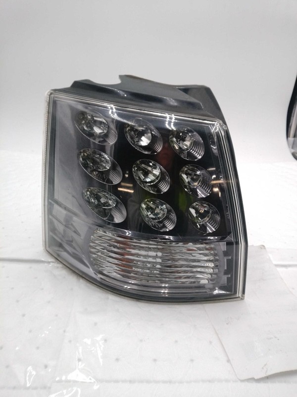 2010 Mitsubishi Outlander Left Tail Light Assembly Blue 479606 Used 175K Miles