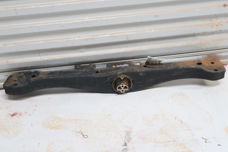2003-2010 PORSCHE CAYENNE S 4.8L TRANSMISSION CROSSMEMBER BRACE SUPPORT OEM