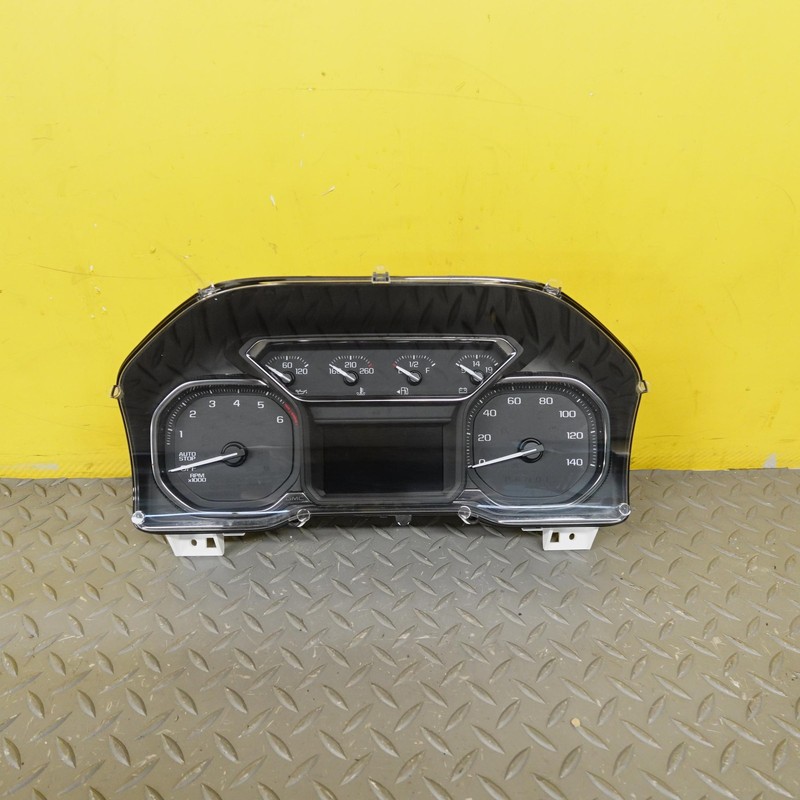 2019 GMC SIERRA 1500 Speedometer Instrument Gauge Cluster OEM 84608347