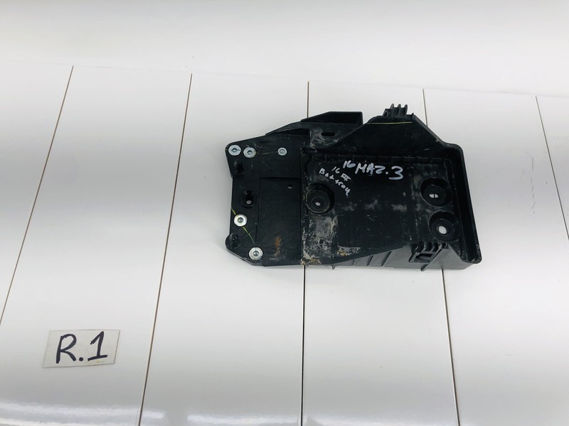 14-18 MAZDA 3 2.0L L4 GASOLINE ENGINE MOTOR BATTERY TRAY MOUNT BRACKET OEM