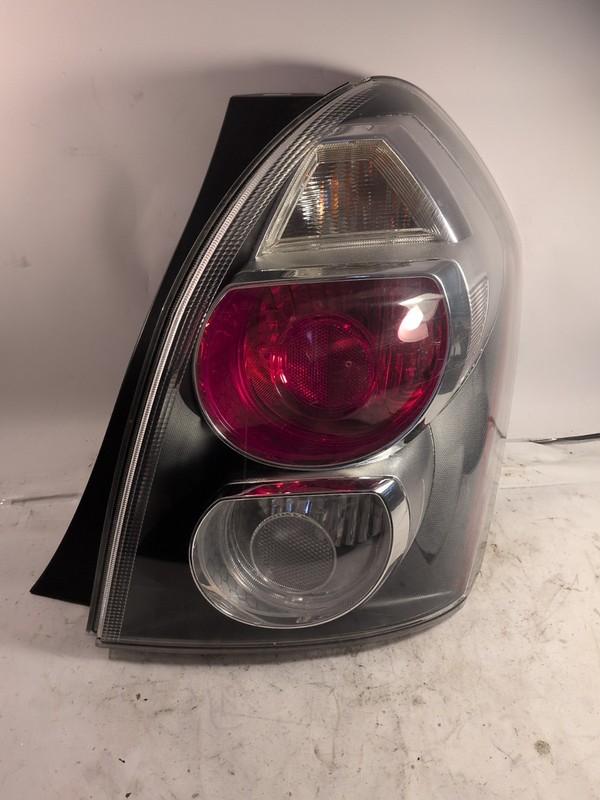 Fits 2009-2010 Pontiac Vibe Right Tail Light OEM 88975723