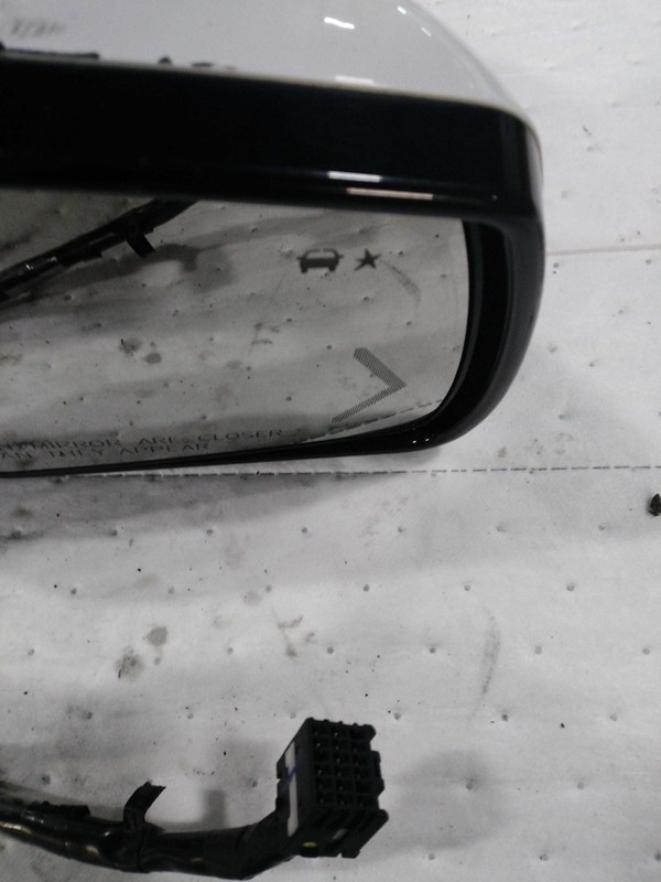 2015 Chevrolet Tahoe Right Door Mirror Assembly White SCUFFED SCRATCHED 75K