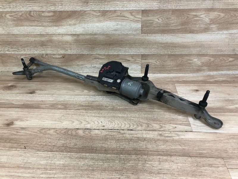 MERCEDES BENZ OEM W204 C250 C300 C350 FRONT WINDSHIELD WIPER WITH MOTOR 08-14 2