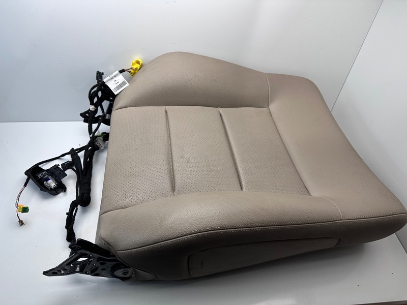 14-16 Mercedes E350 W212 OEM Front Right Passenger Seat Cushion Top Upper