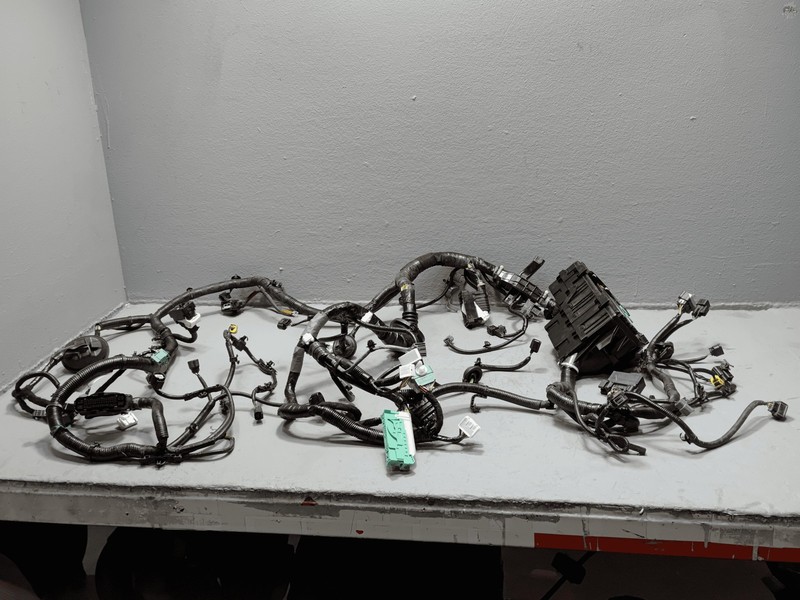 2019 HONDA ACCORD HYBRID 2.0L ENGINE BAY WIRE WIRING HARNESS W/ FUSE BOX OEM
