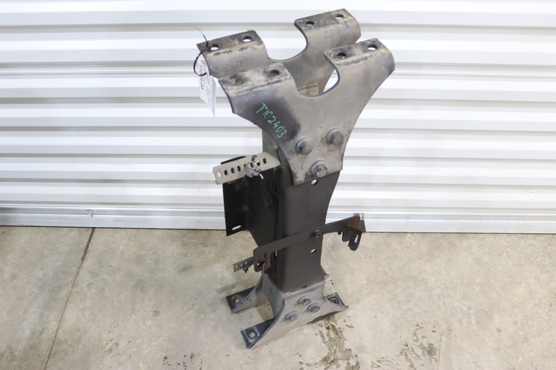 2017-2024 INTERNATIONAL LT625 CUMMINS FRAME CROSSMEMBER MOUNT 4050014C1 OEM