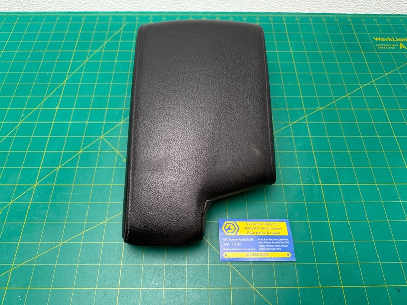 06-13 BMW E90 E92 FRONT CENTER CONSOLE ARMREST LID Black OEM