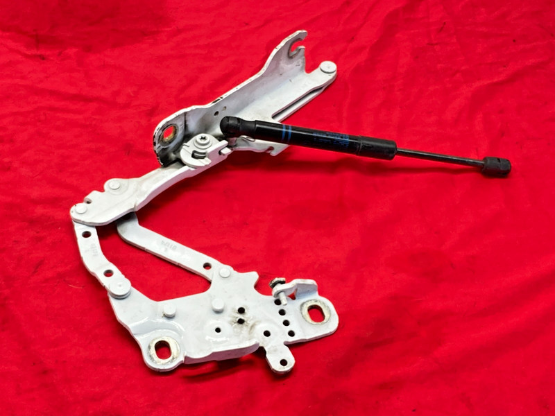 BMW F22 F32 F30 F34 F36 F82 Front Left Hood Hinge Support Bracket w/ Shock OEM✅