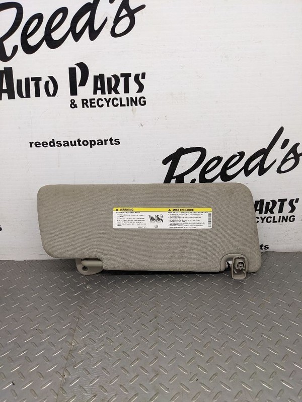 Driver Left Sun Visor With Illumination Fits 13-18 DODGE 2500 PICKUP 1163140