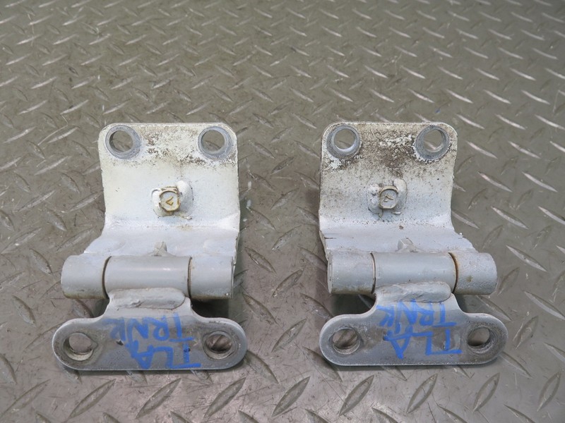 1991-1997 TOYOTA LAND CRUISER FJ80 REAR TRUNK LID TAILGATE LOWER HINGE SET OF 2