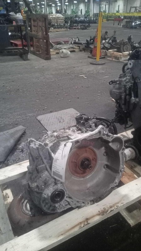 2017 Hyundai Elantra Automatic Transmission Assembly OEM 84K Miles Silver