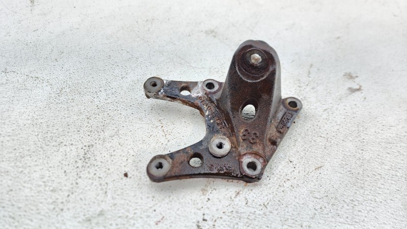2010-2017 Toyota Camry 2.5L front engine motor mount support bracket OEM