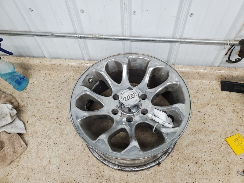 Wheel Classic Style 17x7-1/2 Aluminum Fits 04-07 SILVERADO 1500 PICKUP 305628