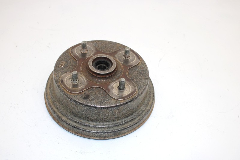 96 YamahaTimberwolf 250 2wd Oem Front Wheel Hub 3HN-25111-10-00 AY45