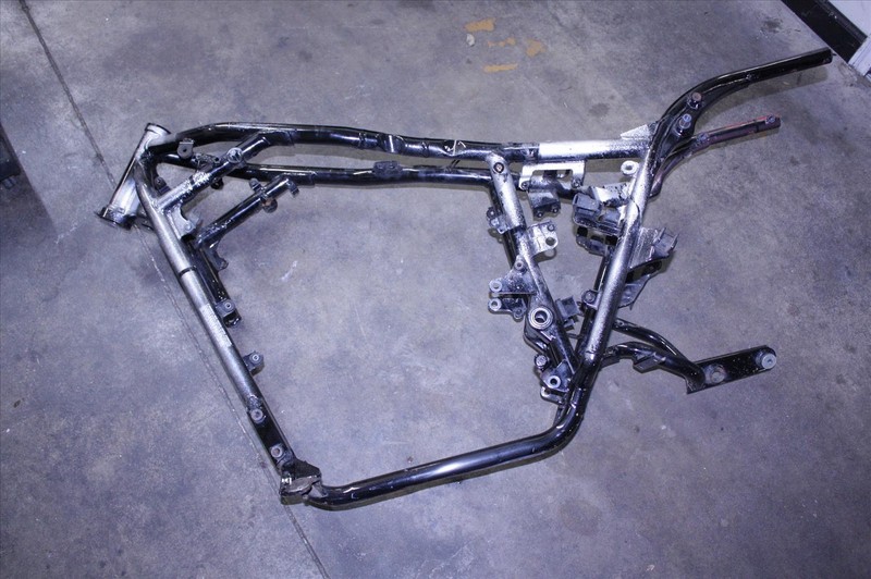 1997 SUZUKI VZ 800 MARAUDER MAIN FRAME CHASSIS BODY VZ800 97