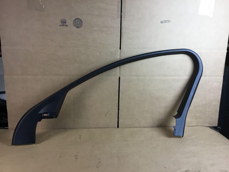 Jaguar XF 2016 Front Right Passenger Door Window Trim Frame Molding 16-19 ;:M