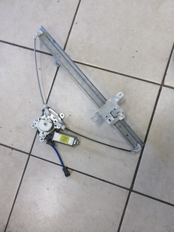 Nissan UD3300 OEM LH Driver Door Window Regulator w/ Motor 80731-30Z04