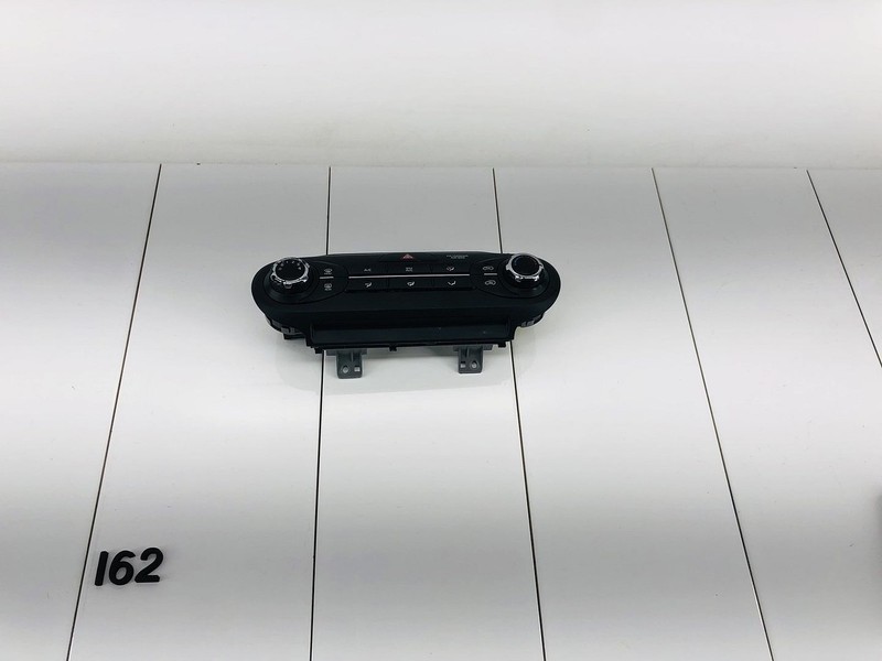 16-18 KIA SORENTO CENTER DASH INSTRUMENT PANEL HVAC CONTROL SWITCH BUTTON OEM