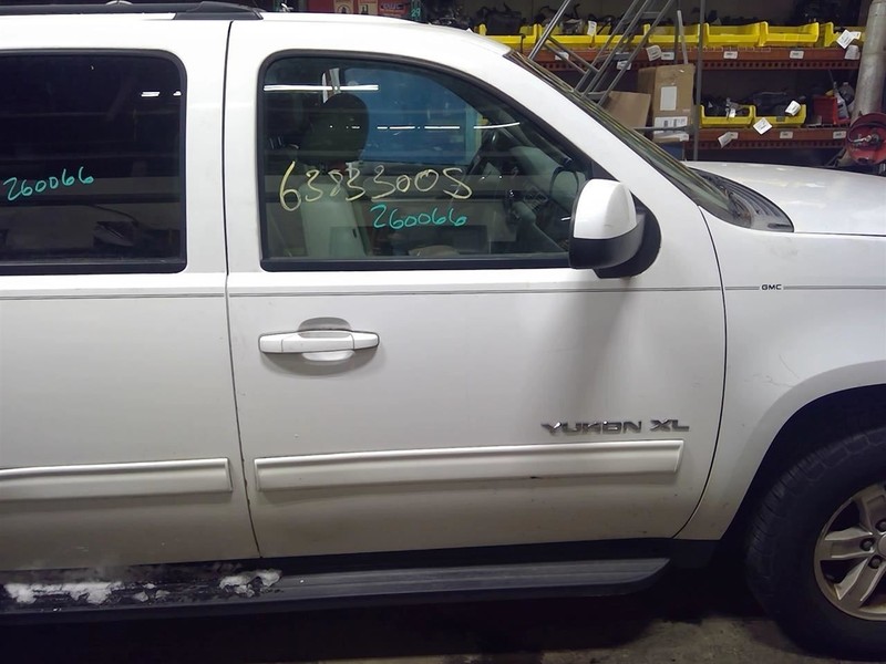 Passenger Front Door Thru 11/14/10 Fits 07-11 AVALANCHE 1500 1756386