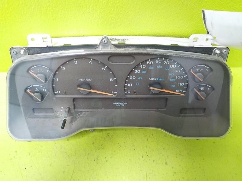 01-03 Dodge Durango A/T MPH Speedometer Instrument Cluster OEM 56045646AA