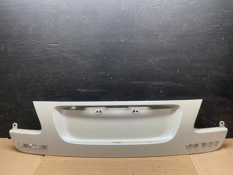 2007-2011 Lexus GS300 Trunk License Plate Trim Panel Cover 76801-30140 V2832DG