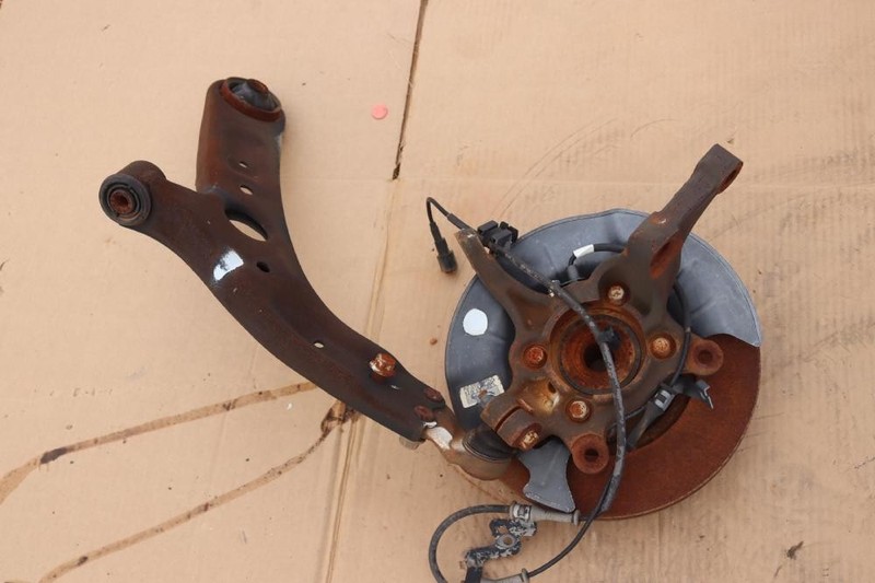 17-19 KIA SOUL FRONT LEFT DRIVER SIDE KNEE KNUCKLE HUB SPINDLE CONTROL ARM OEM