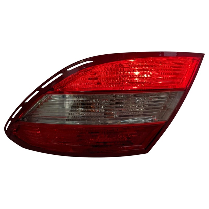 2008-2011 Mercedes W204 C300 C350 Tail Light Lamp Right Passenger 2048200264 OEM
