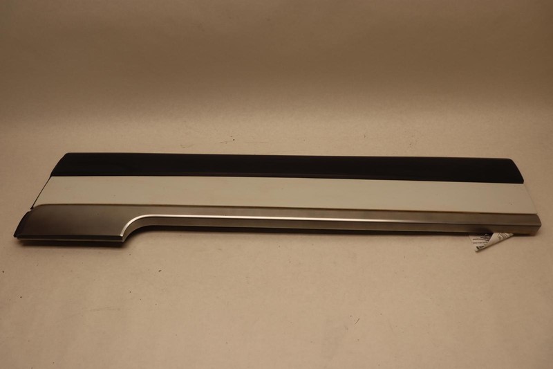 2013-2022 LAND RANGE ROVER FRONT RIGHT PASSENGER DOOR LOWER MOLDING TRIM OEM