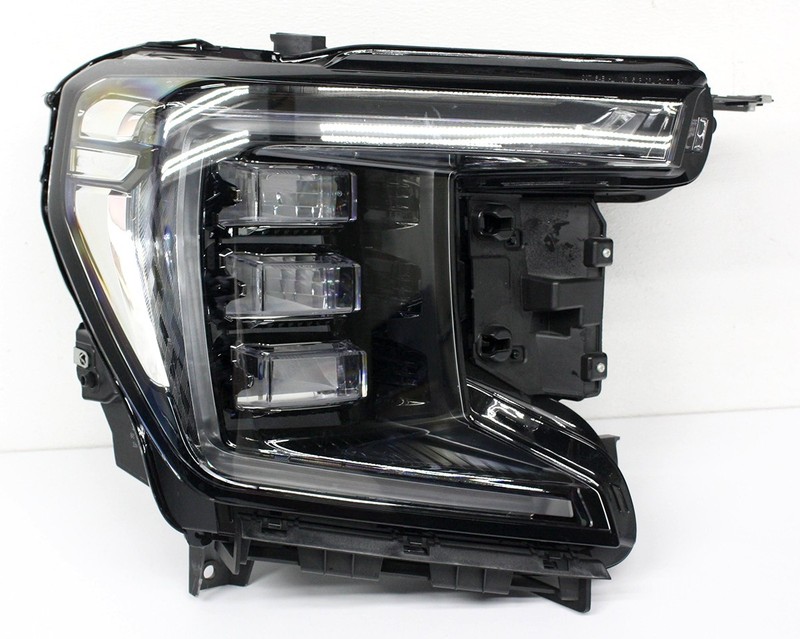 OEM Right Passenger Side Headlamp For GMC Yukon AT4, Denali84898702
