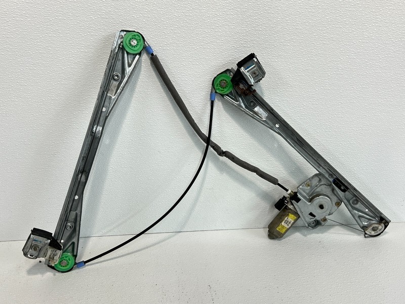 99-03 Jaguar S-Type Passenger Right Front Window Regulator with Motor OEM