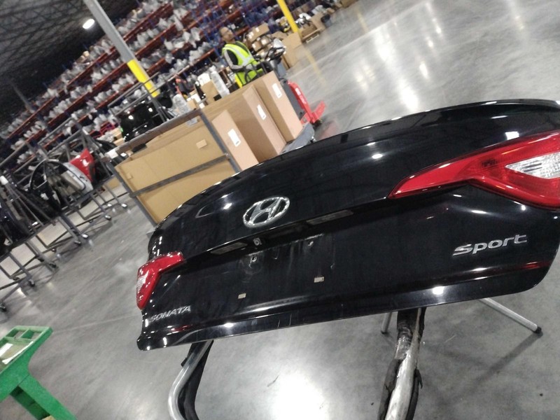 2017 Hyundai Sonata Black Deck Lid OEM Good Condition 4DR SED NJ25-22623-567418