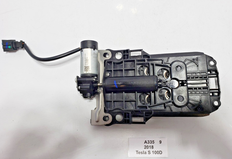 ✅ 16-20 OEM Tesla Model S Front Right Headrest Adjuster Mechanism HES Actuator