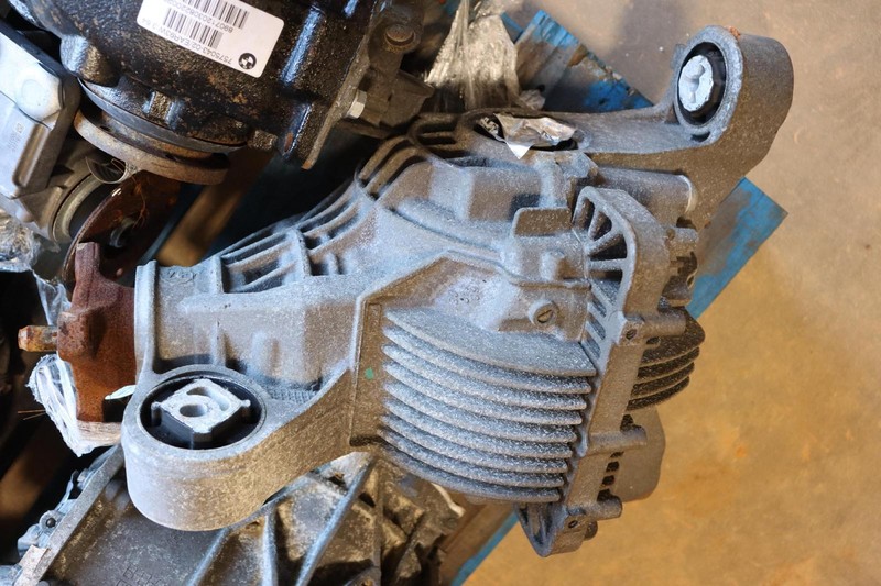 2011-2016 PORSCHE PANAMERA 3.6L REAR DIFF DIFFERENTIAL CARRIER NON LOCK OEM