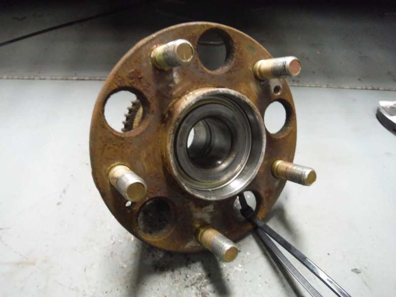 03 04 05 06 07 HONDA ACCORD HUB REAR 5 LUG 135443