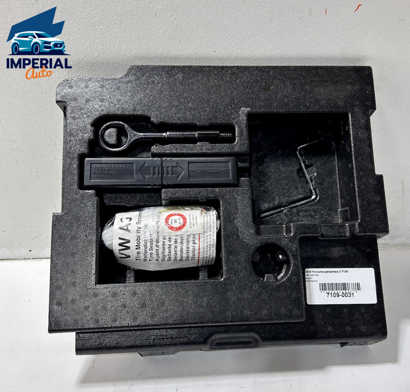 2014-2015-2016 PORSCHE PANAMERA TOOLS SET TOW HOOK AIR TIRE COMPRESSOR OEM